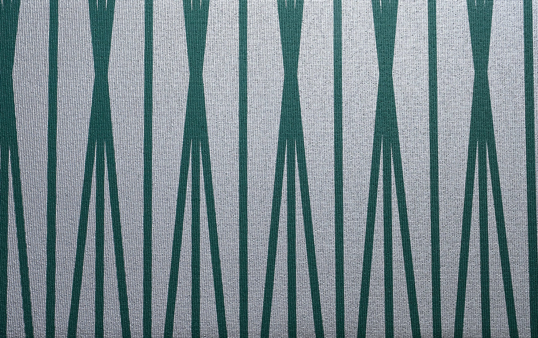 Passatoia cucina argento vivo con design geometrico elegante in verde e argento premium.